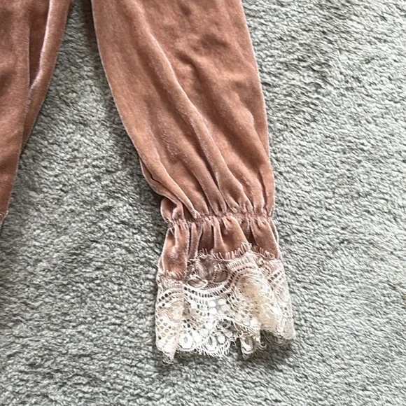 Boston Proper Lace Trim Velvet Top L - Picture 3 of 9